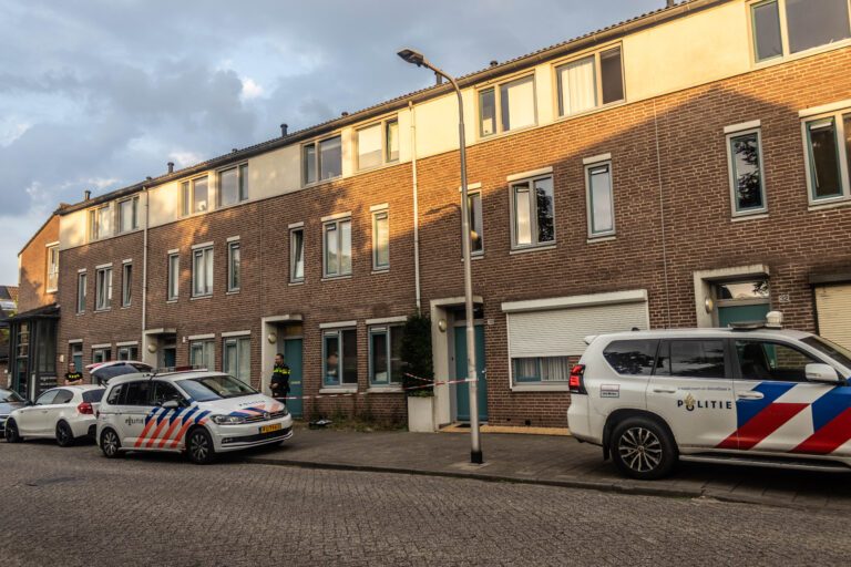 Politie valt woning binnen na conflict op straat Bruinissestraat Tilburg