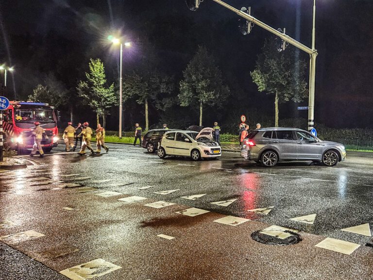 Flinke schade bij botsing op kruising Ringbaan Zuid Tilburg