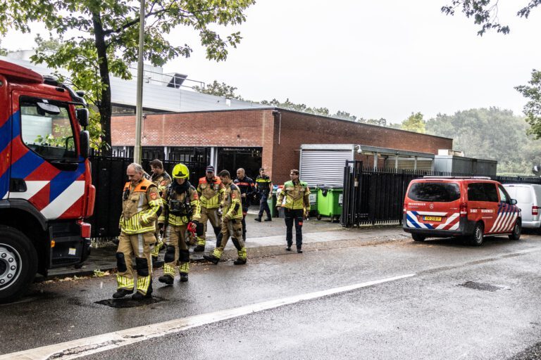 Brandweer onderzoekt vreemde geur op Politiebureau Karel Boddenweg Tilburg