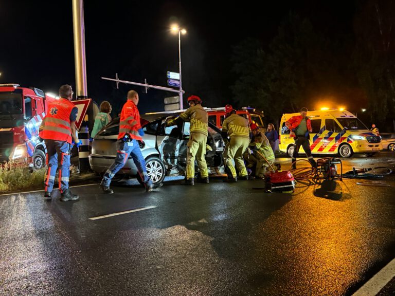 Ernstig ongeval op kruising, meerdere gewonden Ringbaan West Tilburg