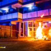 Scooter brand uit achter flatgebouw, brandstichting niet uitgesloten