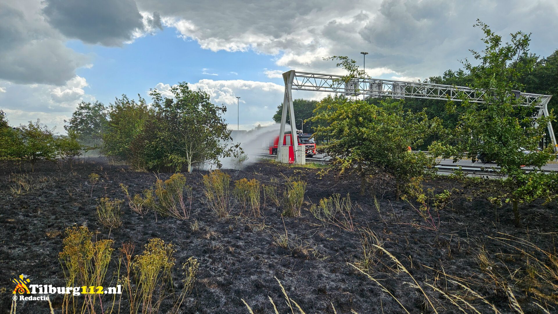 Bermbrand veroorzaakt verkeershinder