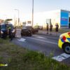 Bestelbus verliest controle over stuur en rijdt twee andere voertuigen aan Brakman Tilburg