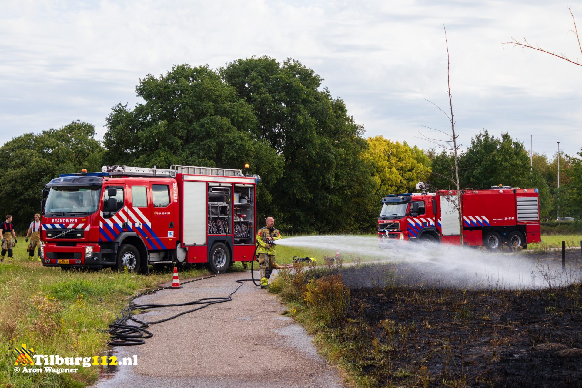 Bermbrand langs N260 bij Tilburg zorgt voor wegafsluiting en rookoverlast