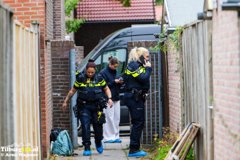 Politie bij een incident aan Tilburg.