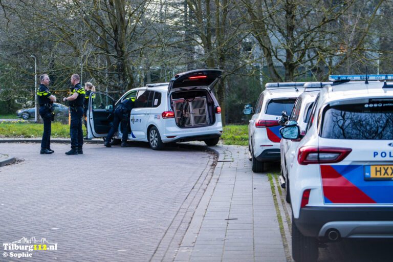 Politie bij een incident aan Tilburg.