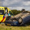 Auto beland op zijn kop na eenzijdig ongeval Burgemeester Letschertweg Tilburg