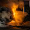 Voertuig zwaar beschadigd na nachtelijke brand Pater van den Elsenplein Tilburg
