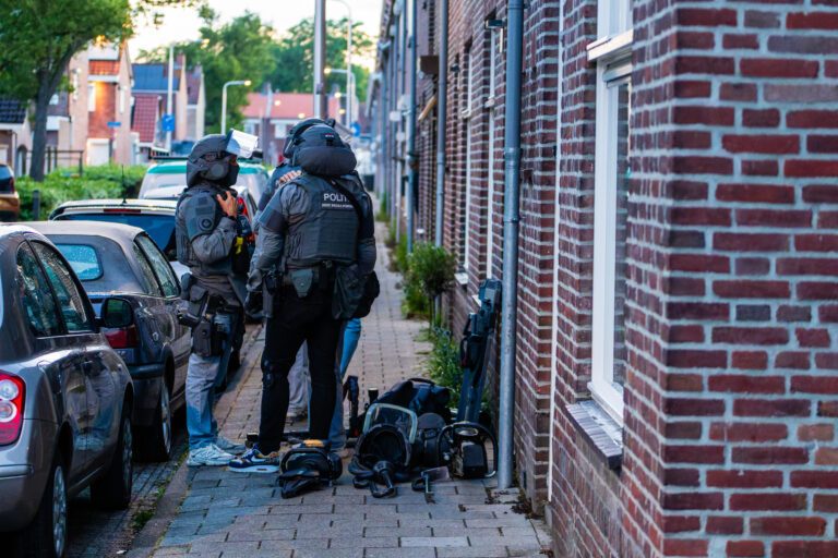 Politie bij een incident aan Tilburg.