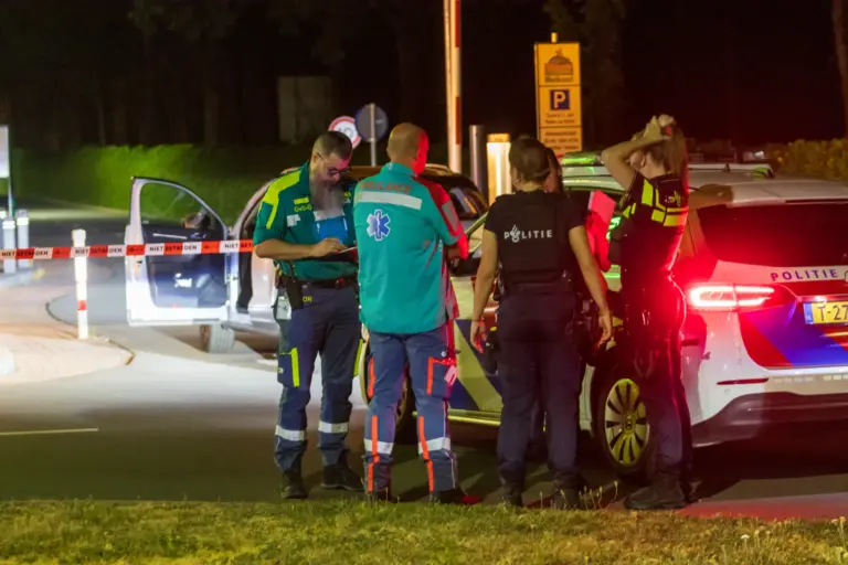 Hulpdiensten bij een incident aan Oosterhout.