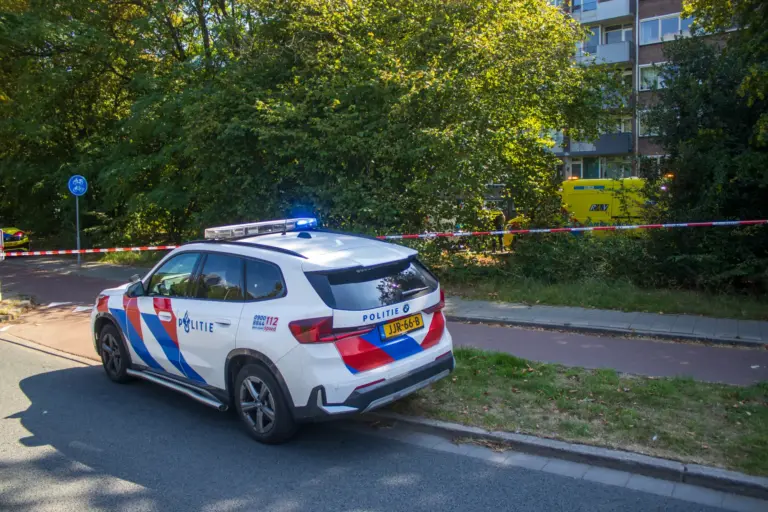 Hulpdiensten bij een incident aan Tilburg.