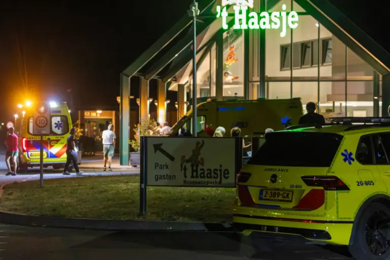 Hulpdiensten bij een incident aan Oosterhout.