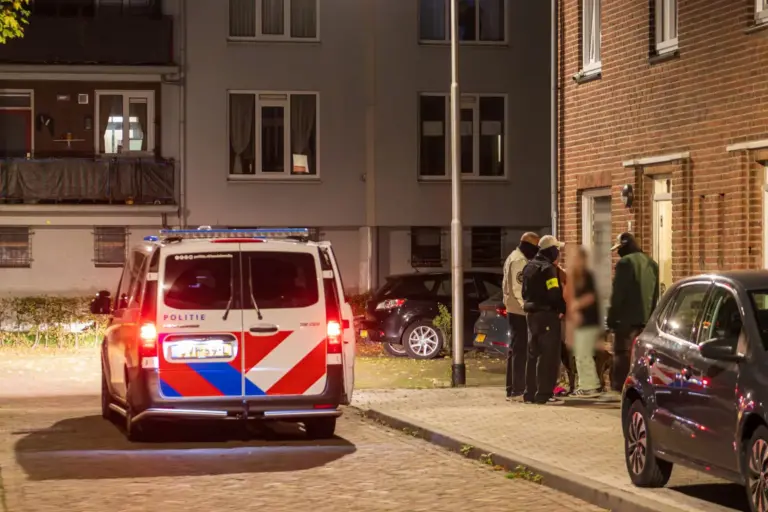 Politie bij een incident aan Tilburg.